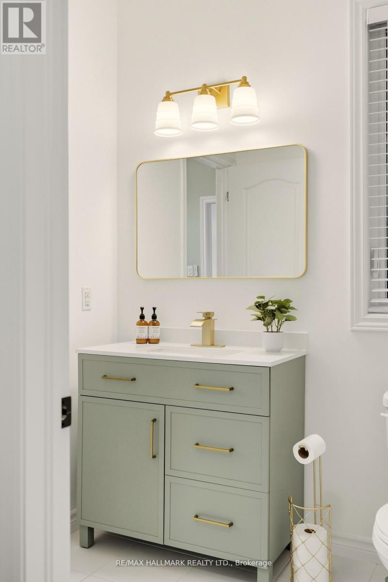 18 Mclean Avenue, Collingwood, ON - Indoor Photo Showing Bathroom