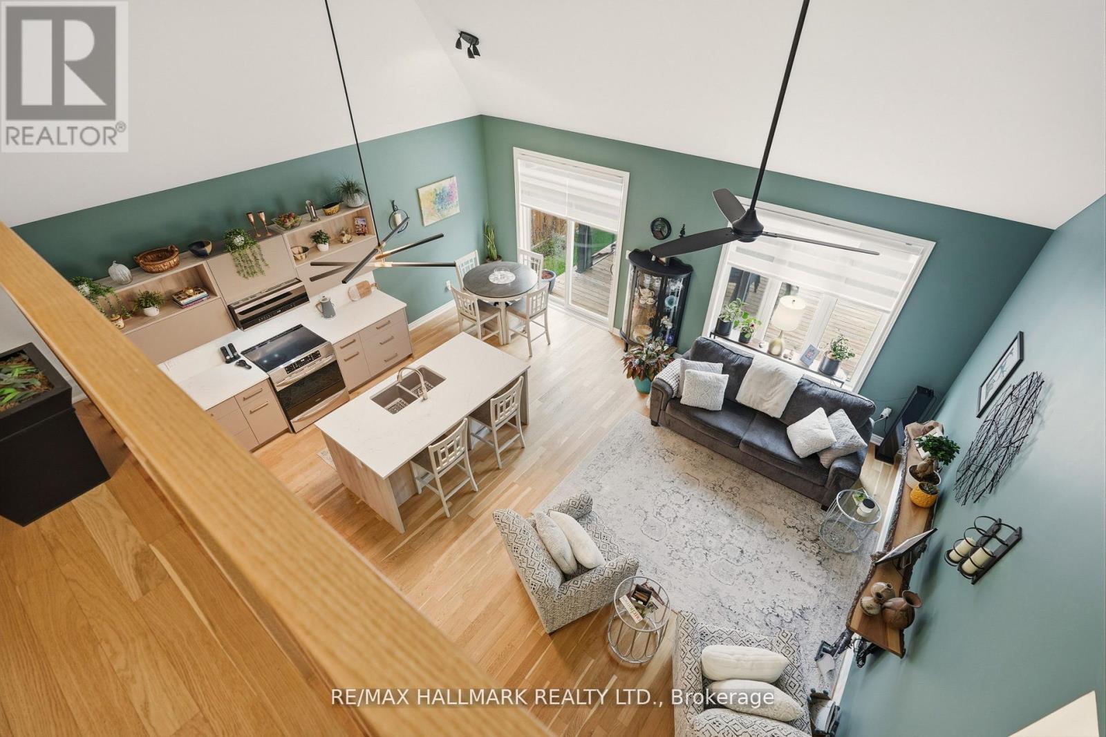 18 Mclean Avenue, Collingwood, ON - Indoor