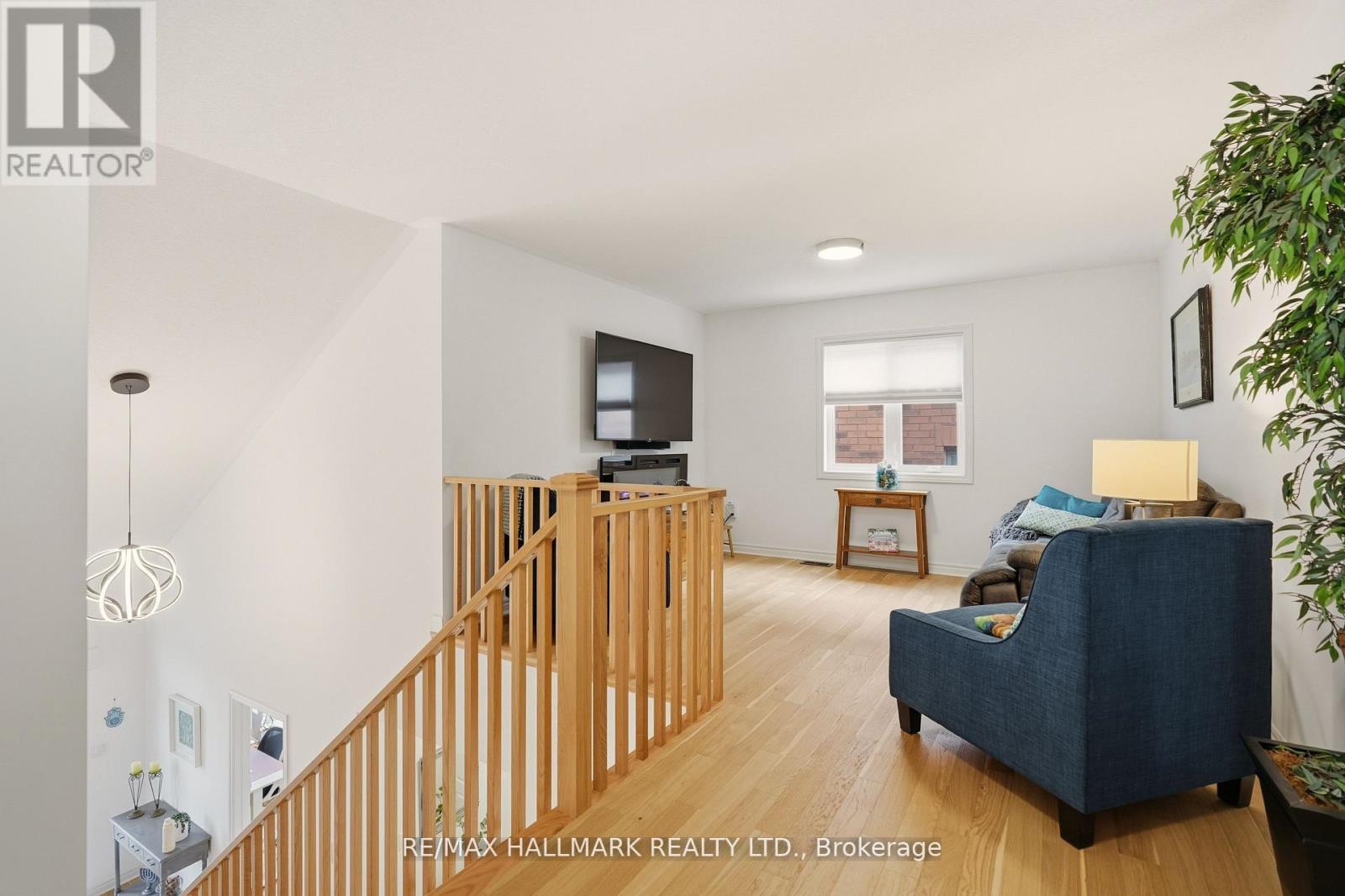 18 Mclean Avenue, Collingwood, ON - Indoor Photo Showing Other Room