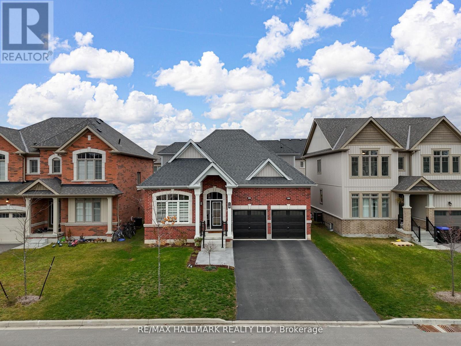18 Mclean Avenue, Collingwood, ON - Outdoor With Facade