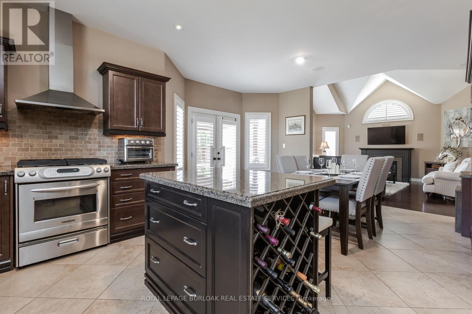 264 Dorchester Drive, Grimsby, ON - Indoor Photo Showing Other Room