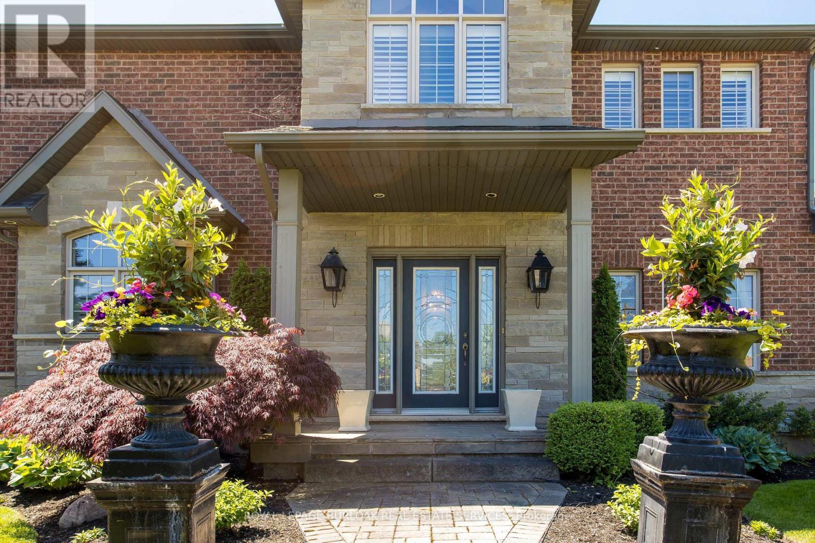 264 Dorchester Drive, Grimsby, ON - Outdoor