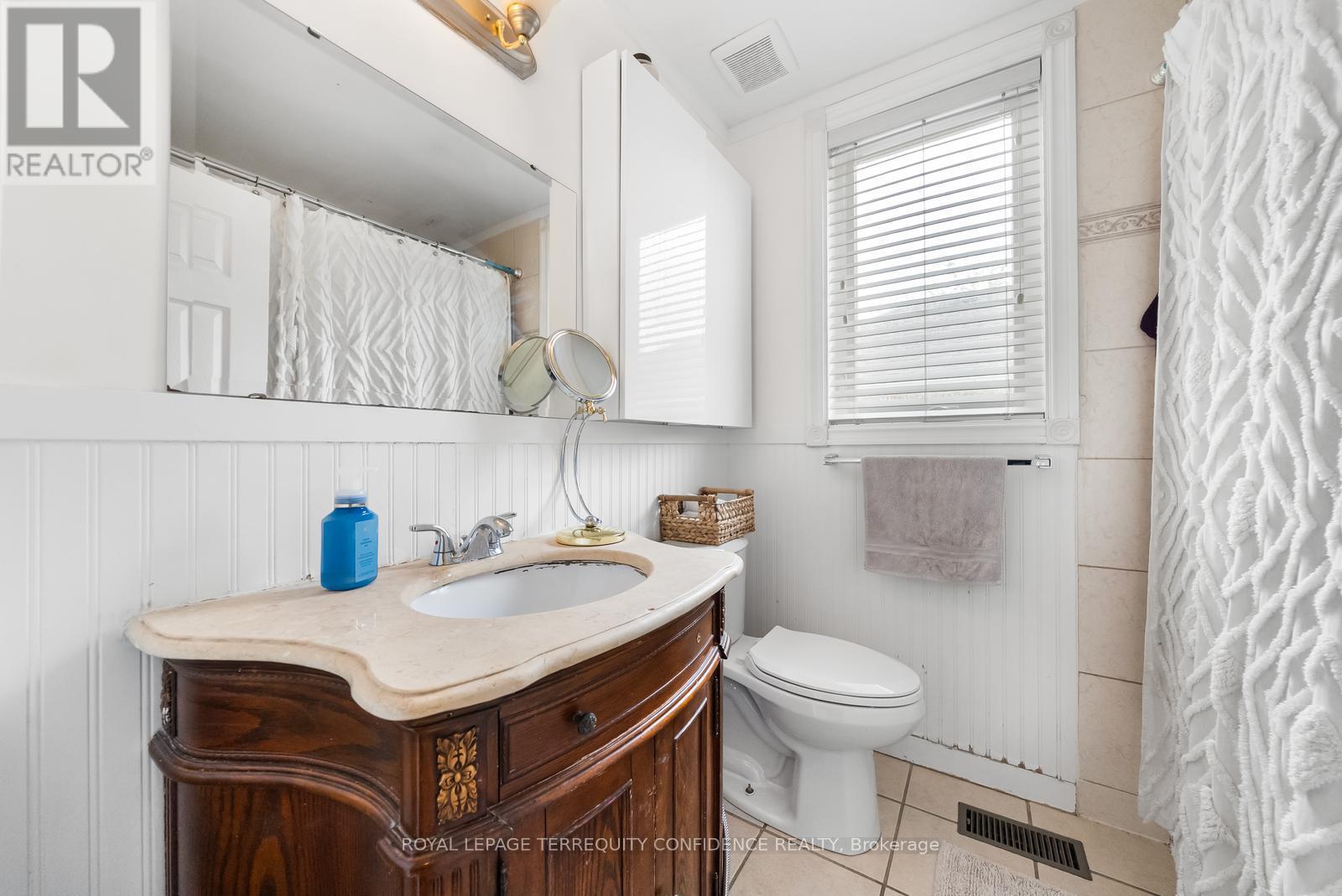 69 Nipigon Avenue, Toronto, ON - Indoor Photo Showing Bathroom