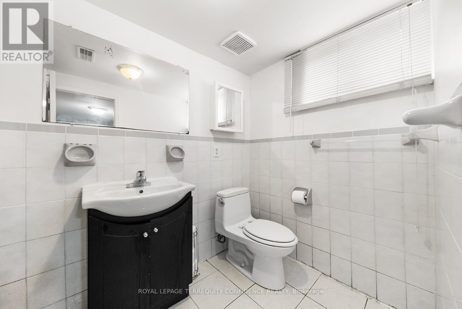 69 Nipigon Avenue, Toronto, ON - Indoor Photo Showing Bathroom