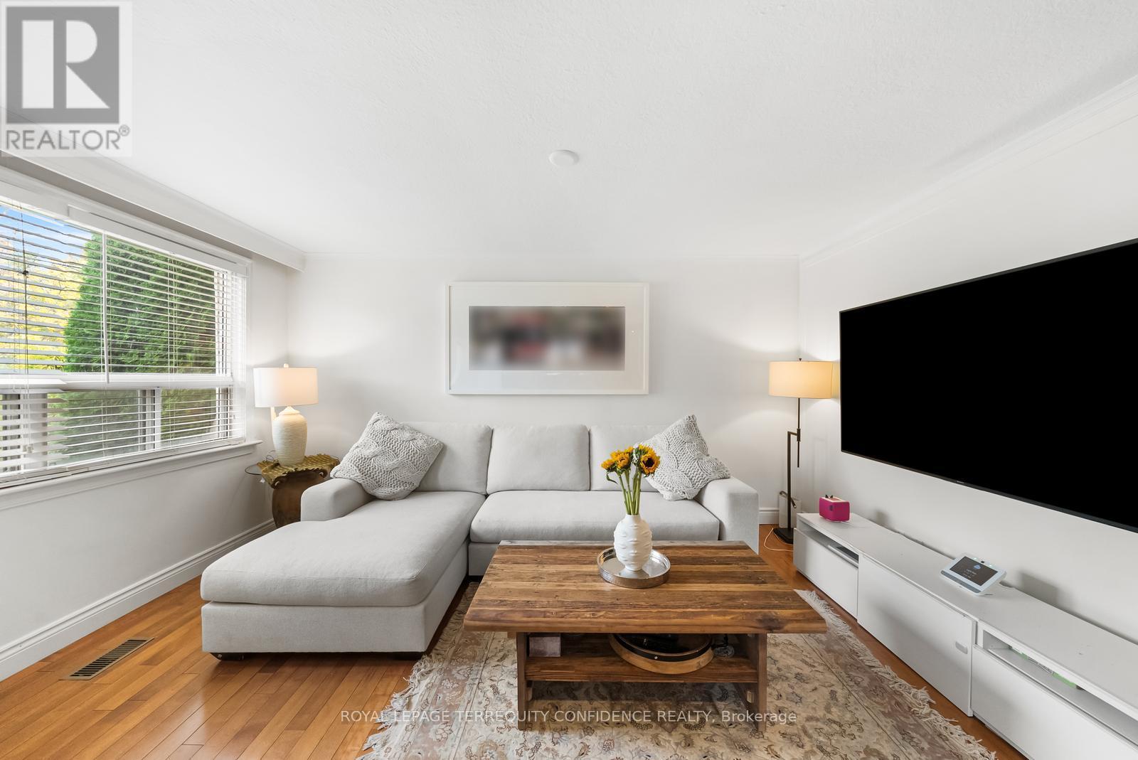 69 Nipigon Avenue, Toronto, ON - Indoor Photo Showing Living Room