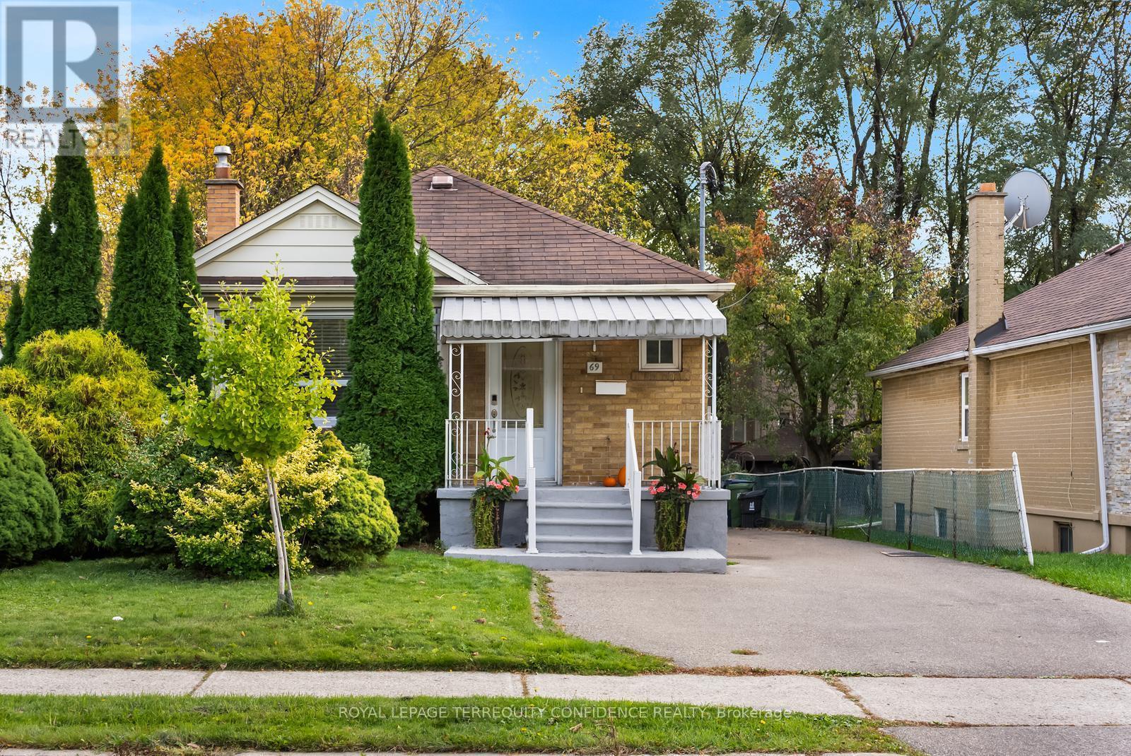 69 Nipigon Avenue, Toronto, ON - Outdoor