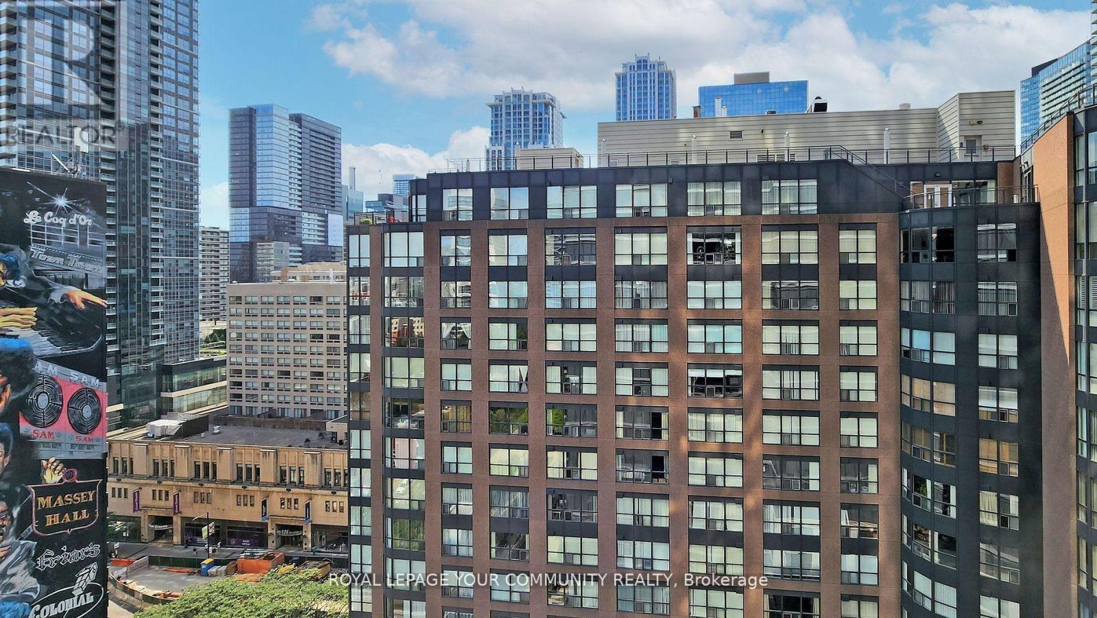 1701 - 21 Carlton Street, Toronto, ON - Outdoor With Facade