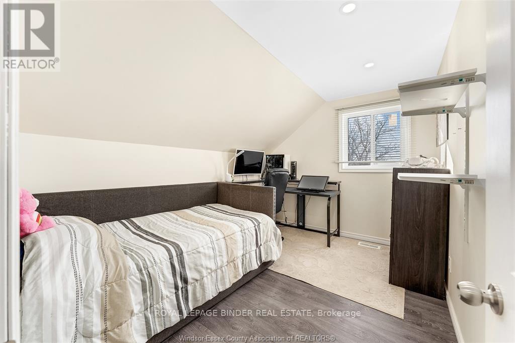 2065 Dominion Boulevard W, Windsor, ON - Indoor Photo Showing Bedroom