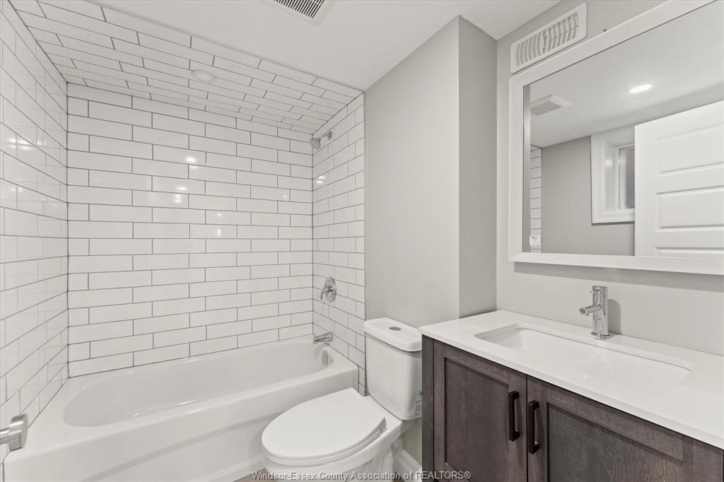 Lower-1439 Benjamin Avenue, Windsor, ON