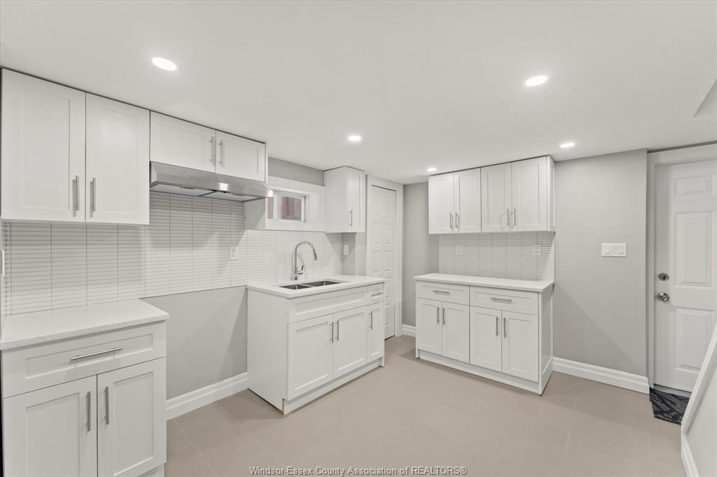 Lower-1439 Benjamin Avenue, Windsor, ON