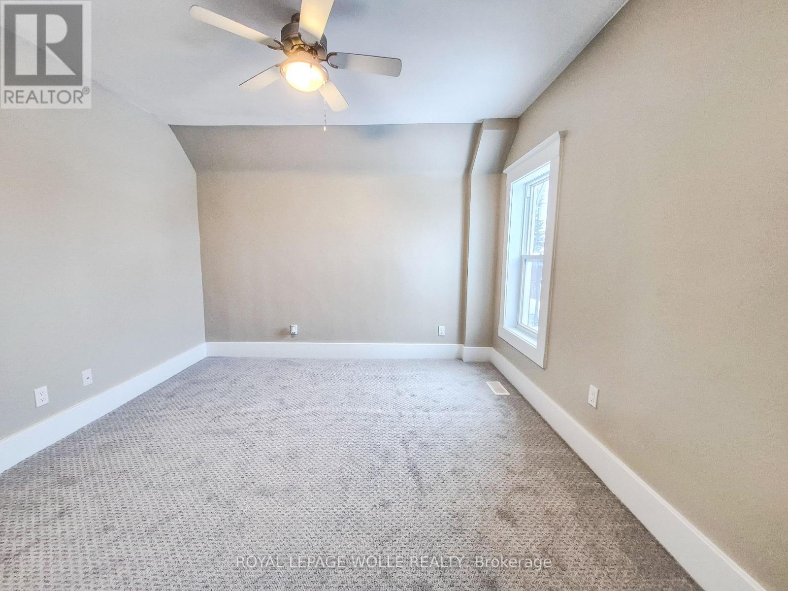 Living Room - 2 - 60 Betzner Avenue N, Waterloo, ON