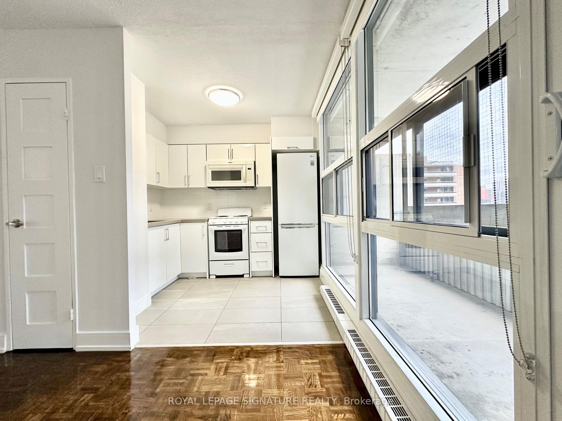 701-33 Isabella Street, Toronto, ON - Indoor