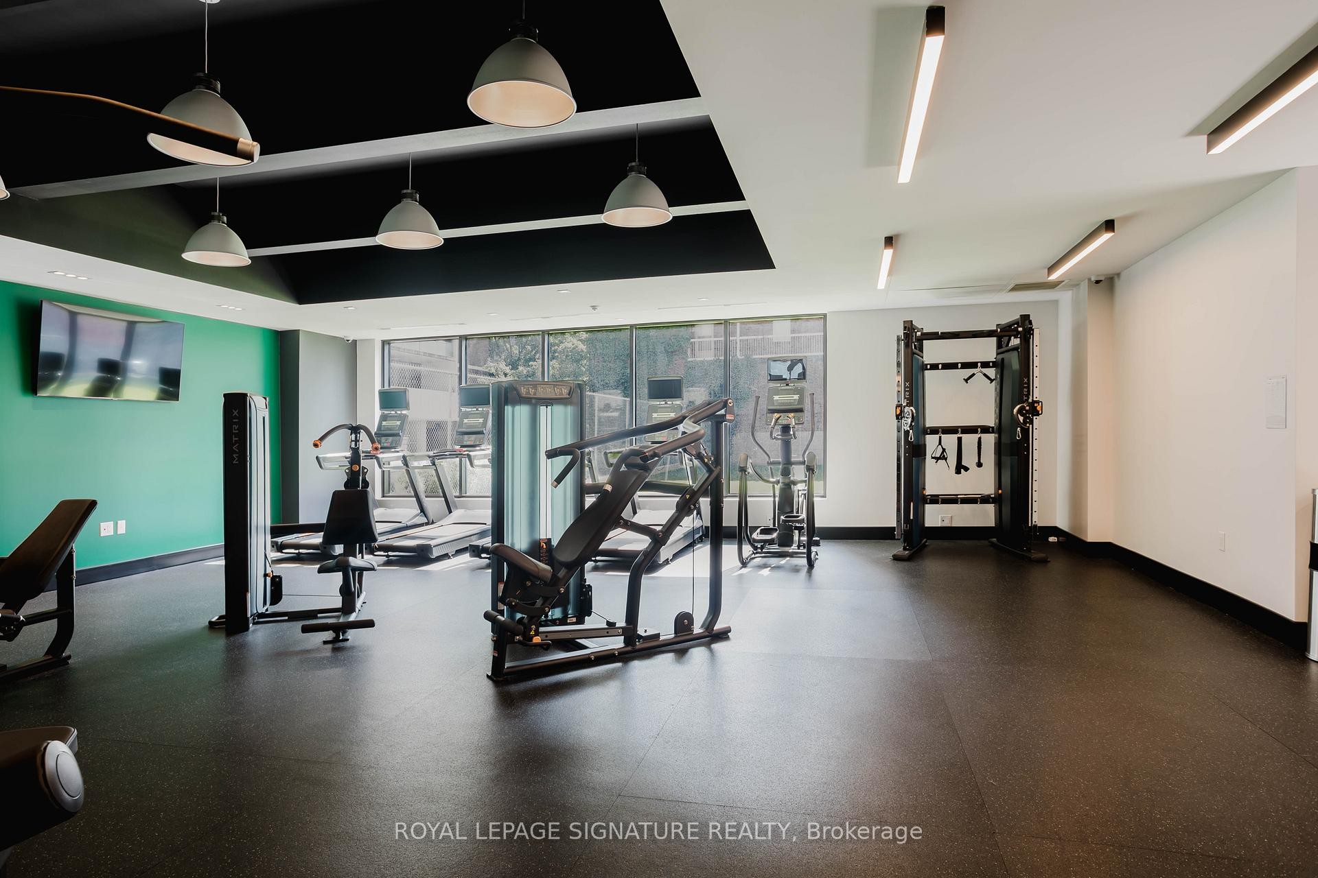 701-33 Isabella Street, Toronto, ON - Indoor Photo Showing Gym Room