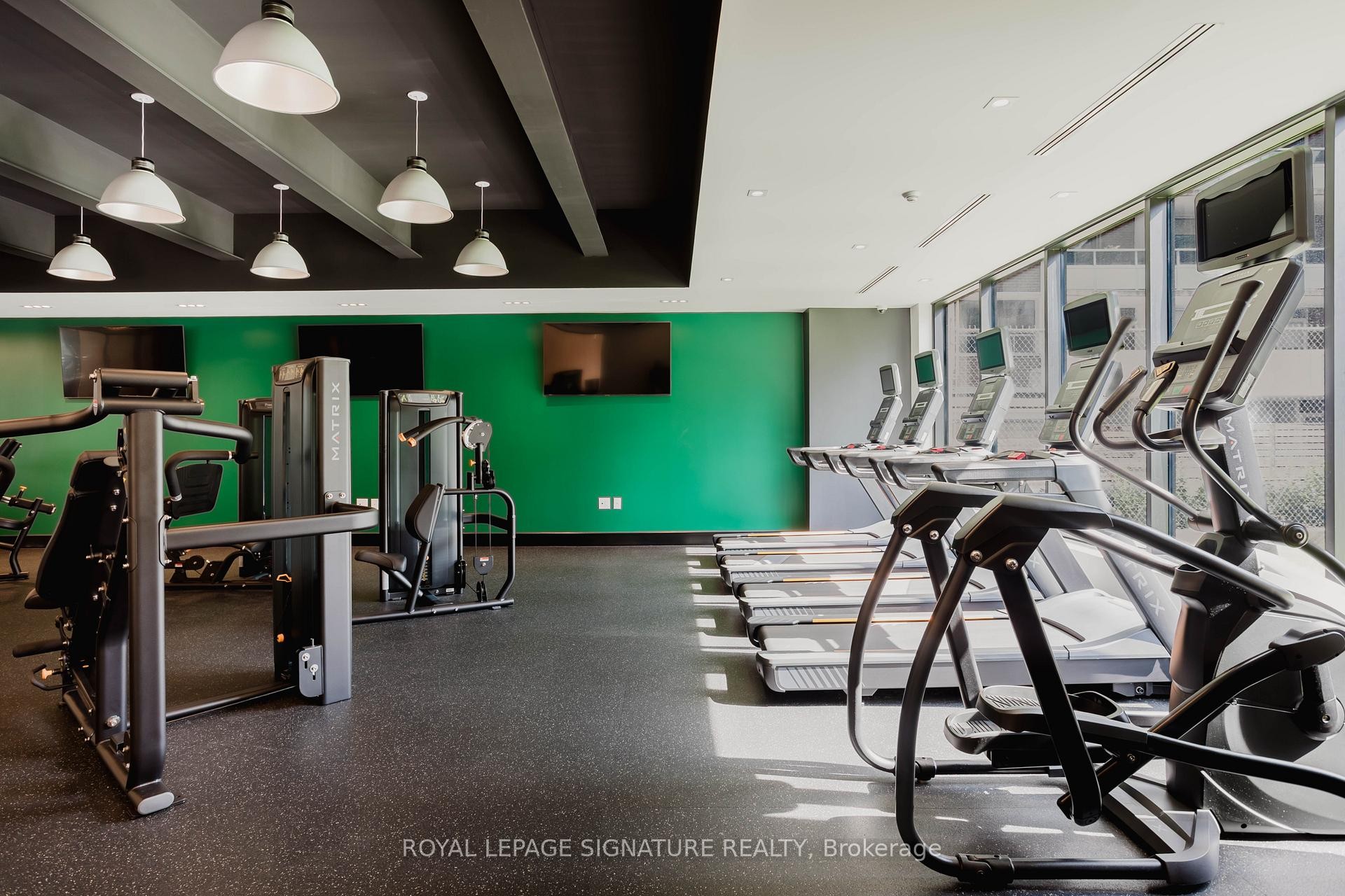 701-33 Isabella Street, Toronto, ON - Indoor Photo Showing Gym Room