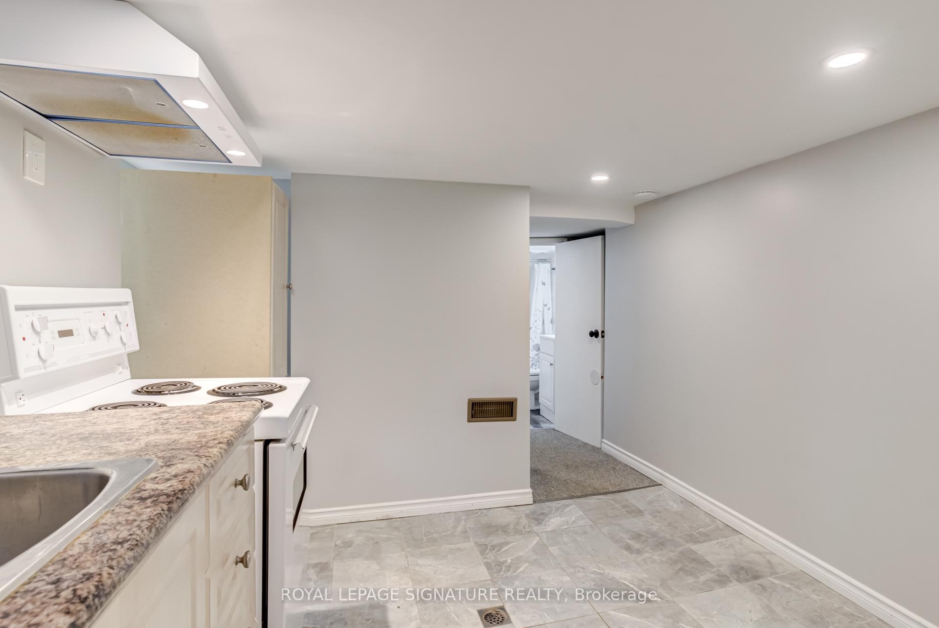 Bsmt-47 Harvey Street, Hamilton, ON