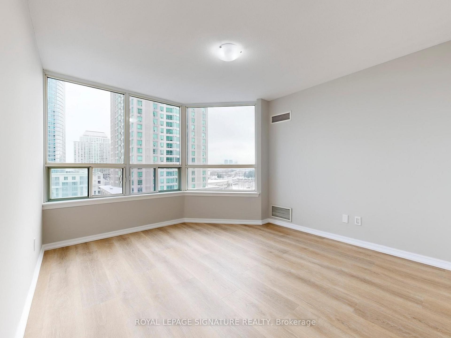 620-88 Corporate Drive, Toronto, ON - Indoor Photo Showing Other Room