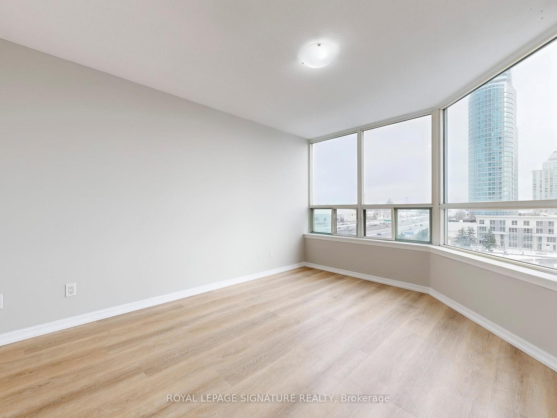 620-88 Corporate Drive, Toronto, ON - Indoor Photo Showing Other Room