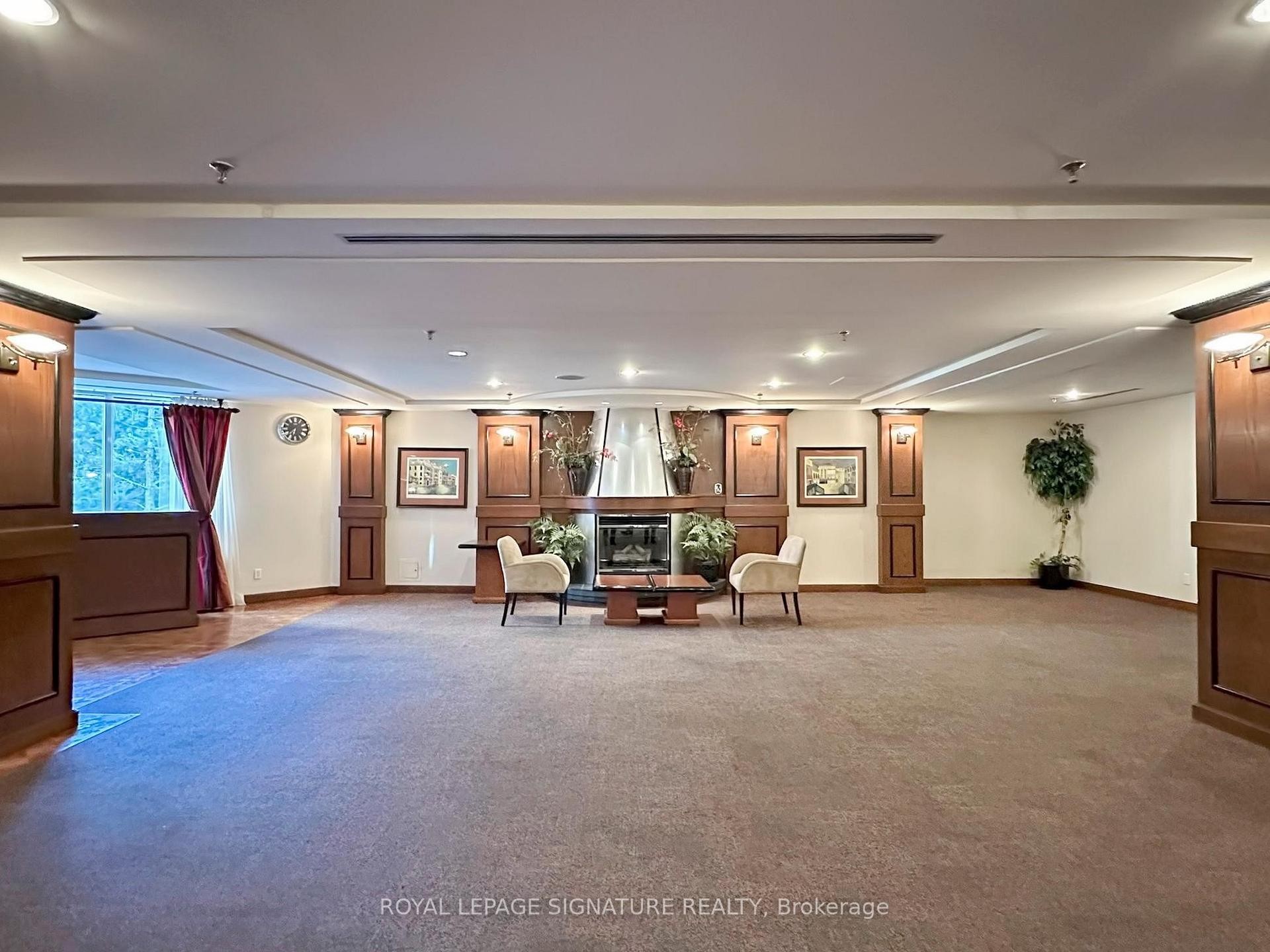 620-88 Corporate Drive, Toronto, ON - Indoor Photo Showing Other Room