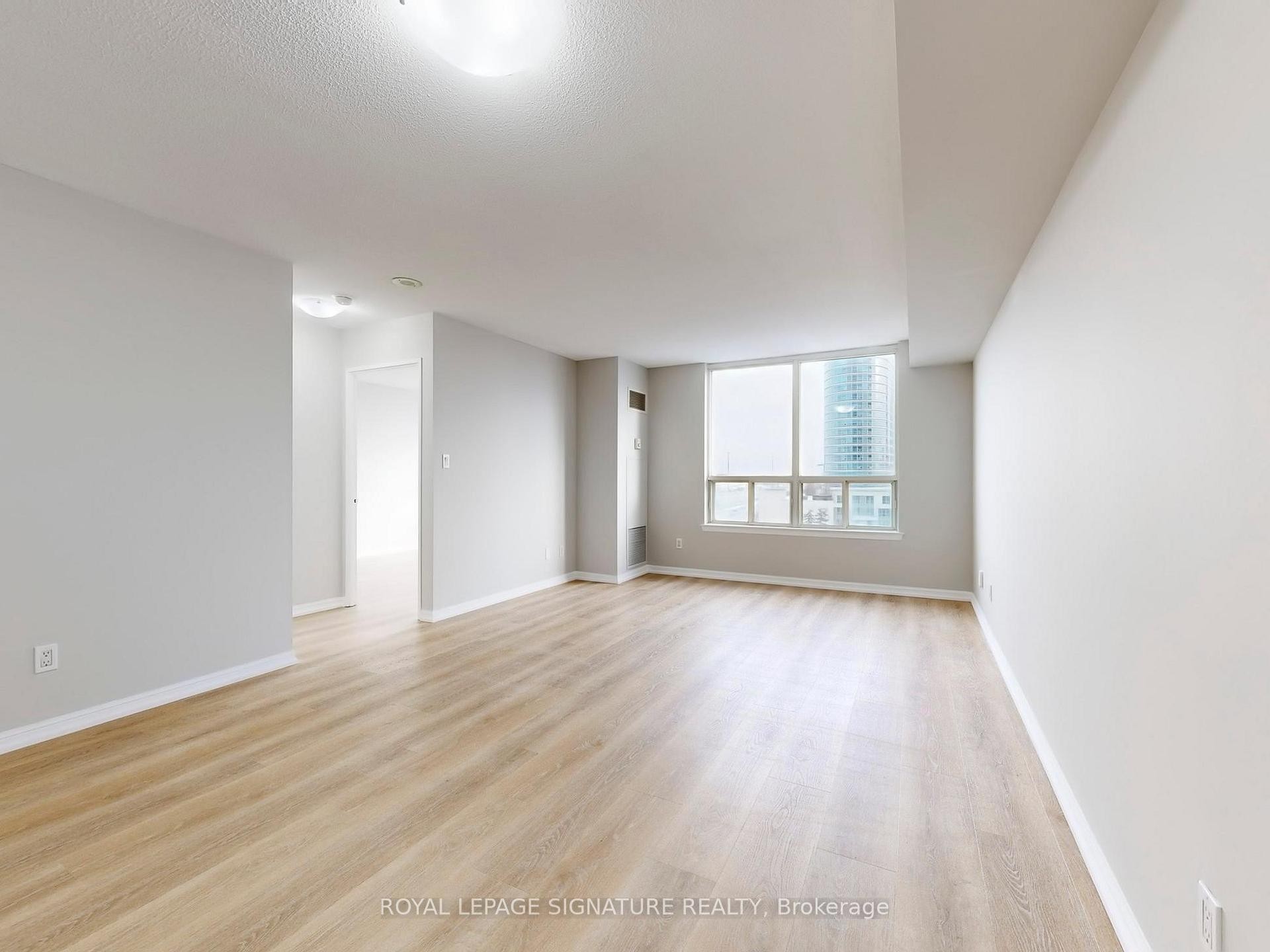 620-88 Corporate Drive, Toronto, ON - Indoor Photo Showing Other Room
