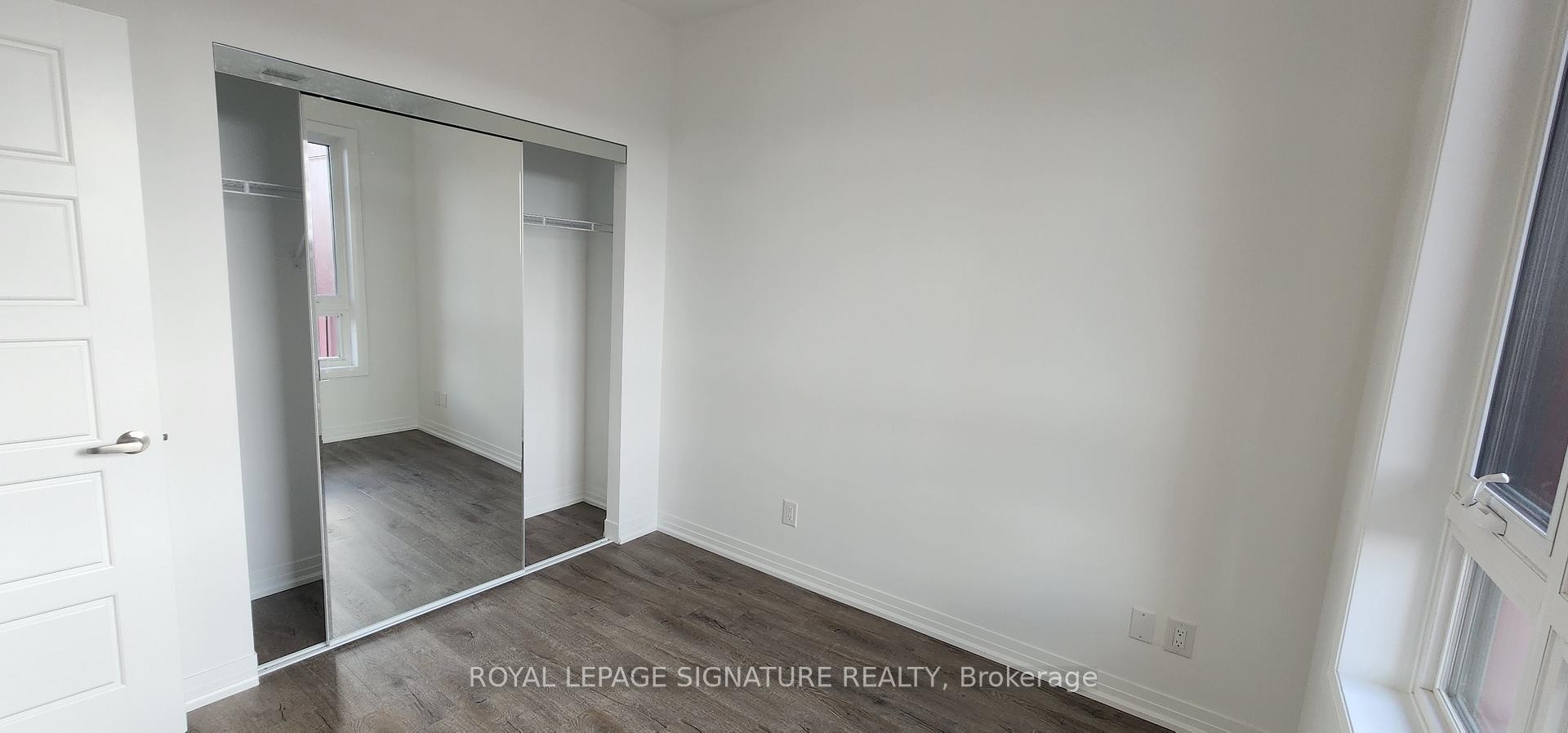 404-3285 Carding Mill Trail, Oakville, ON - Indoor Photo Showing Other Room
