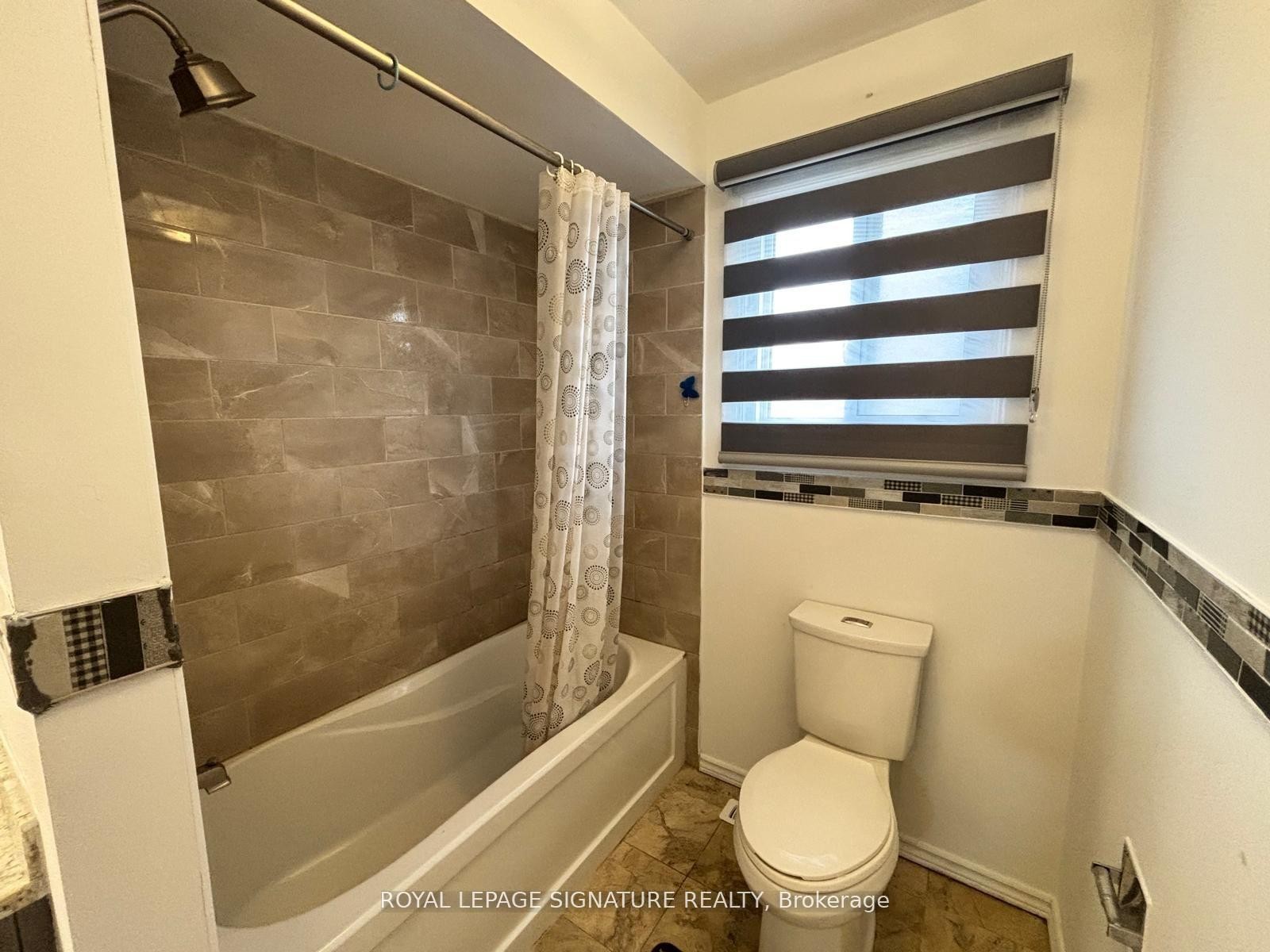 Main-59 Jayfield Road, Brampton, ON - Indoor Photo Showing Bathroom