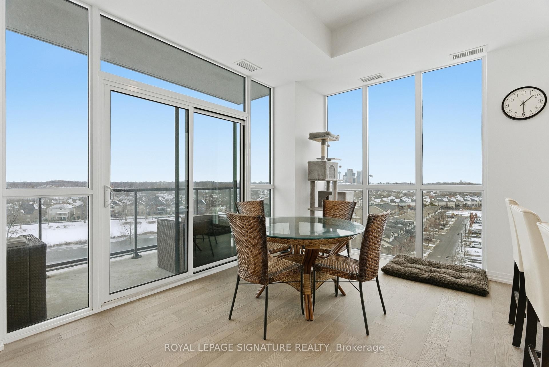 801-7711 Green Visa Gate, Niagara Falls, ON - Indoor Photo Showing Dining Room