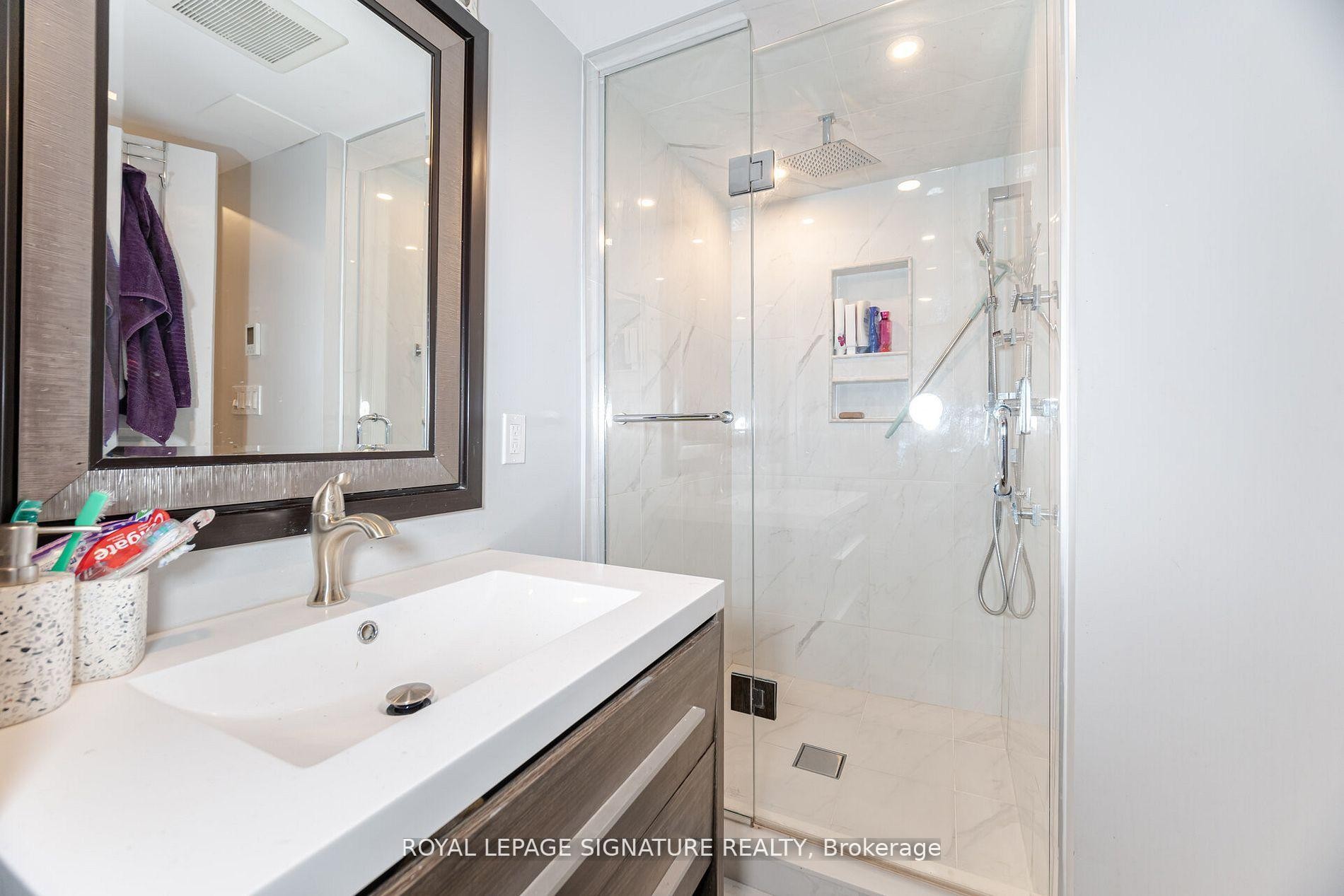 481 Brisdale Drive, Brampton, ON - Indoor Photo Showing Bathroom