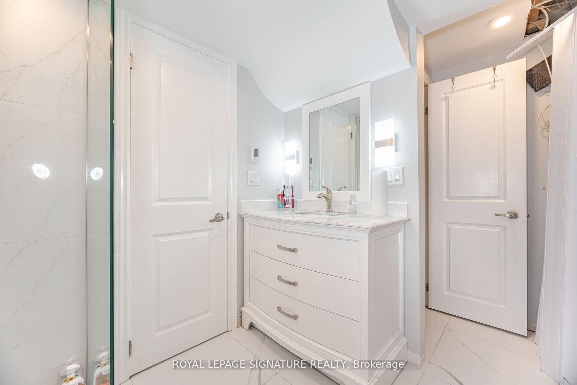 481 Brisdale Drive, Brampton, ON - Indoor Photo Showing Bathroom