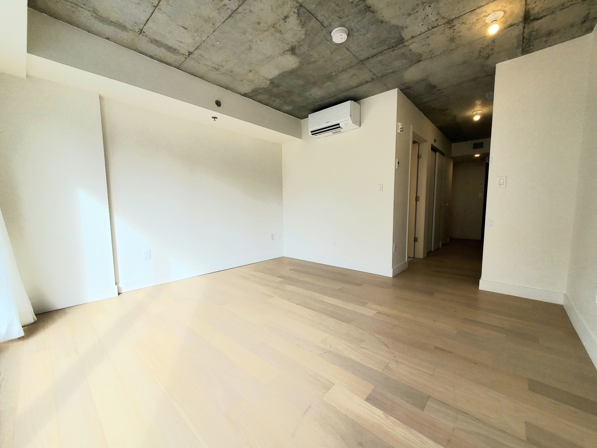 Chambre à coucher - 403-1 Av. Viger O., Montréal (Ville-Marie), QC - Indoor Photo Showing Other Room