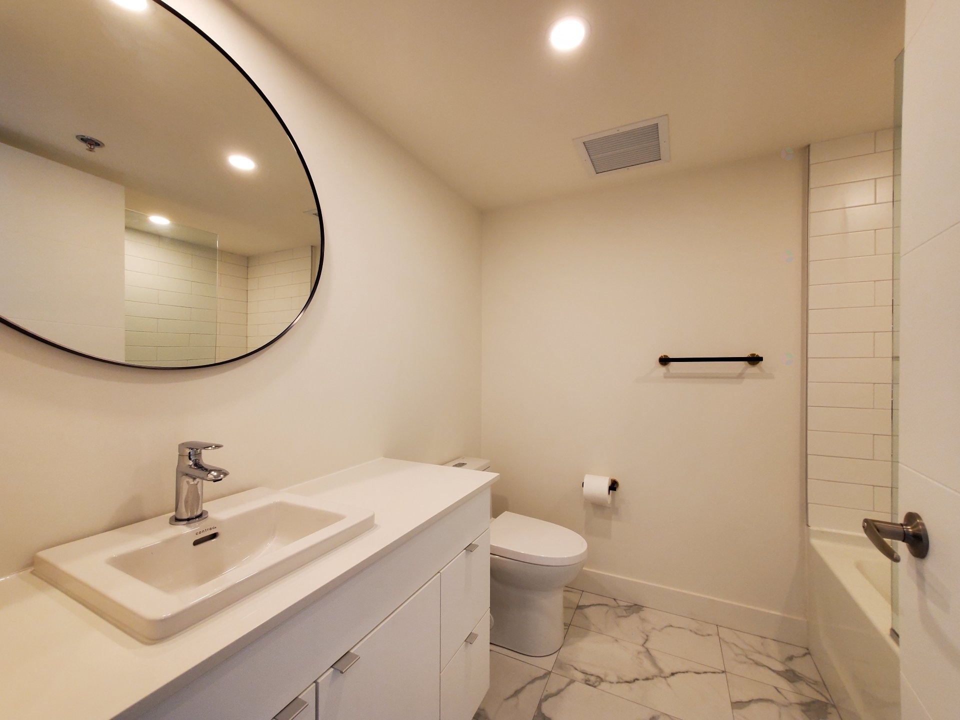 Salle de bains - 403-1 Av. Viger O., Montréal (Ville-Marie), QC - Indoor Photo Showing Bathroom