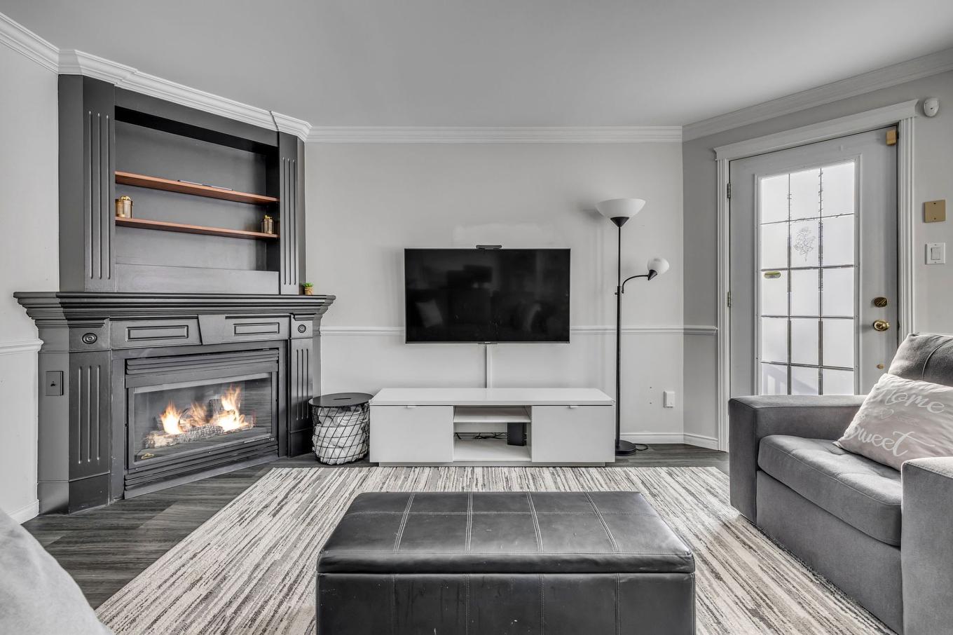 Salon - 1337 Rue Charles-Rodrigue, Lévis (Desjardins), QC - Indoor Photo Showing Living Room With Fireplace