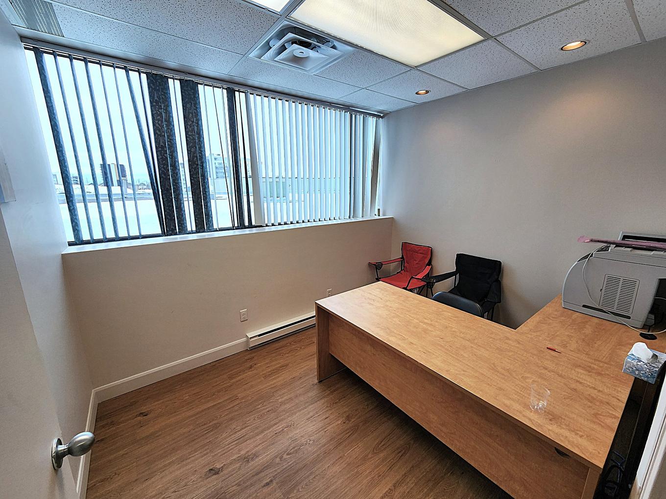 Office - 230-3221 Aut. Jean-Noël-Lavoie (A-440), Laval (Chomedey), QC - Indoor