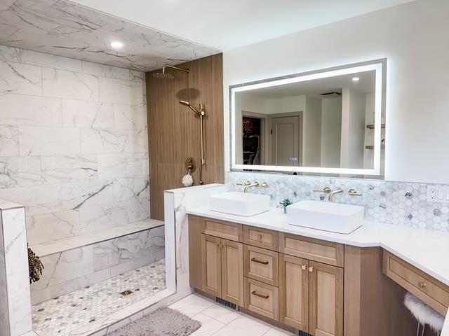 2105 Foothill Drive, Thunder Bay, ON - Indoor Photo Showing Bathroom