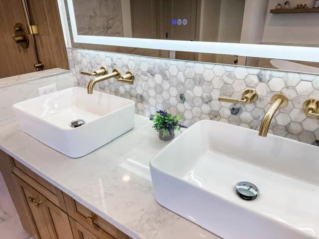 2105 Foothill Drive, Thunder Bay, ON - Indoor Photo Showing Bathroom