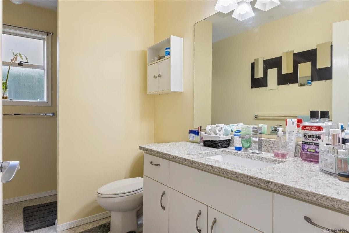 3260 Departure Bay Rd, Nanaimo, BC