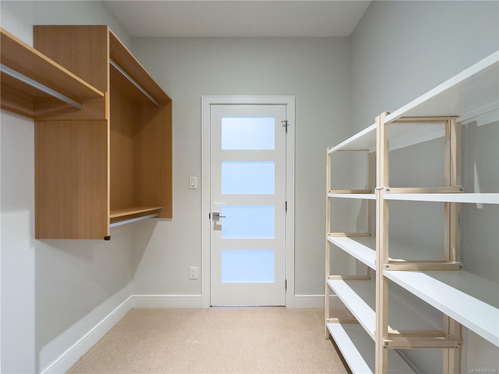 N312-1105 Pandora Ave, Victoria, BC - Indoor With Storage