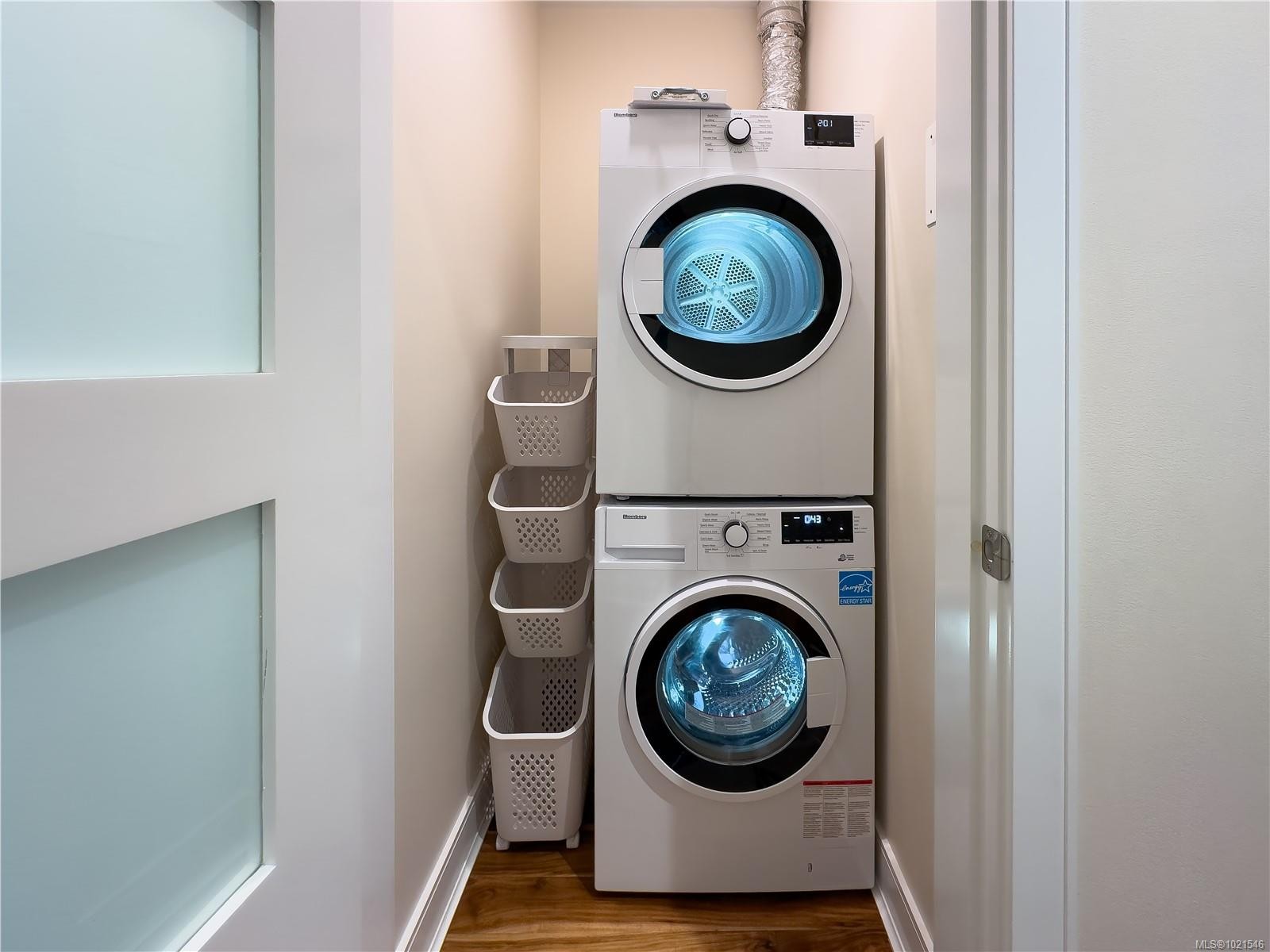 N312-1105 Pandora Ave, Victoria, BC - Indoor Photo Showing Laundry Room