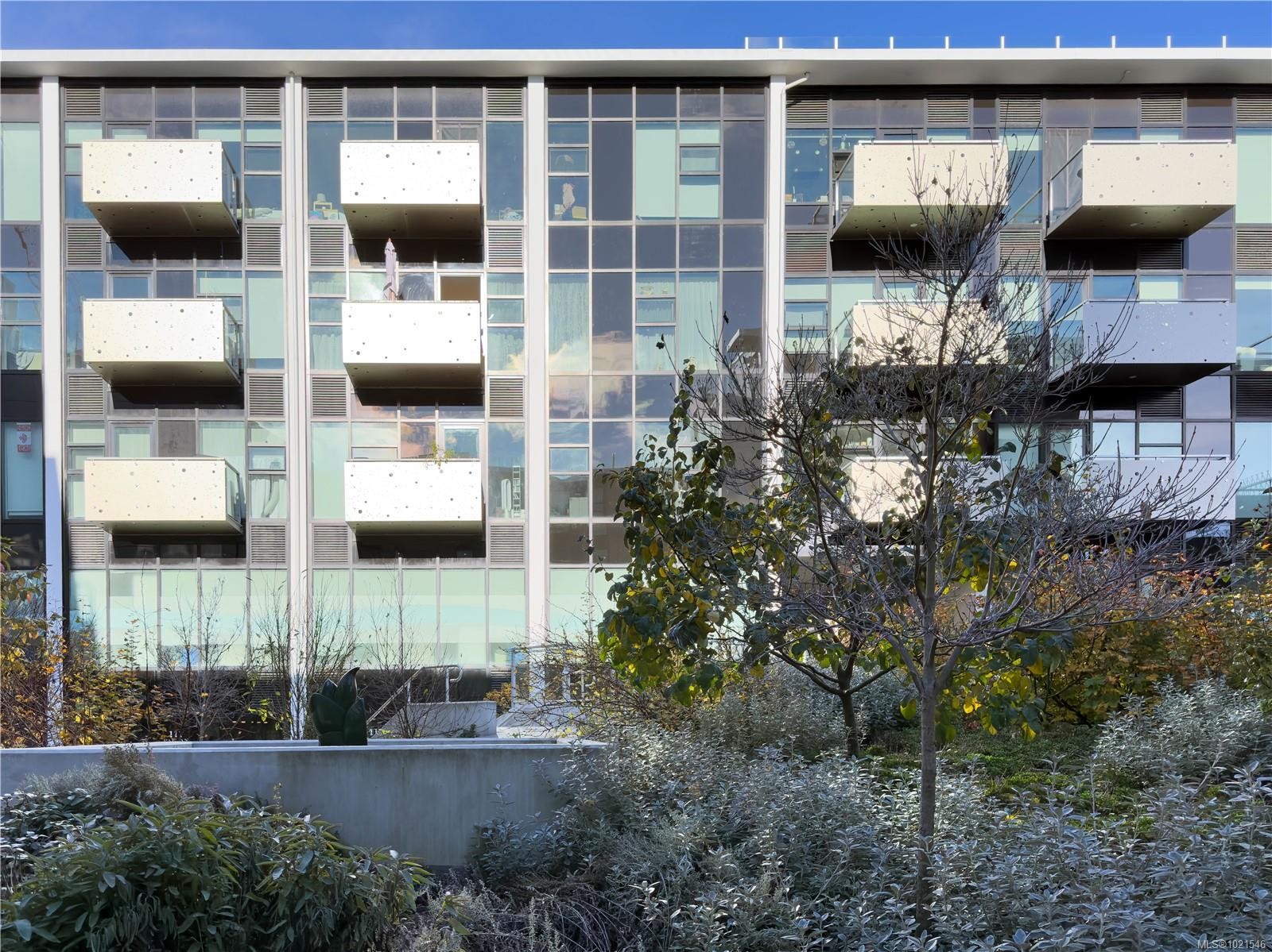 N312-1105 Pandora Ave, Victoria, BC - Outdoor