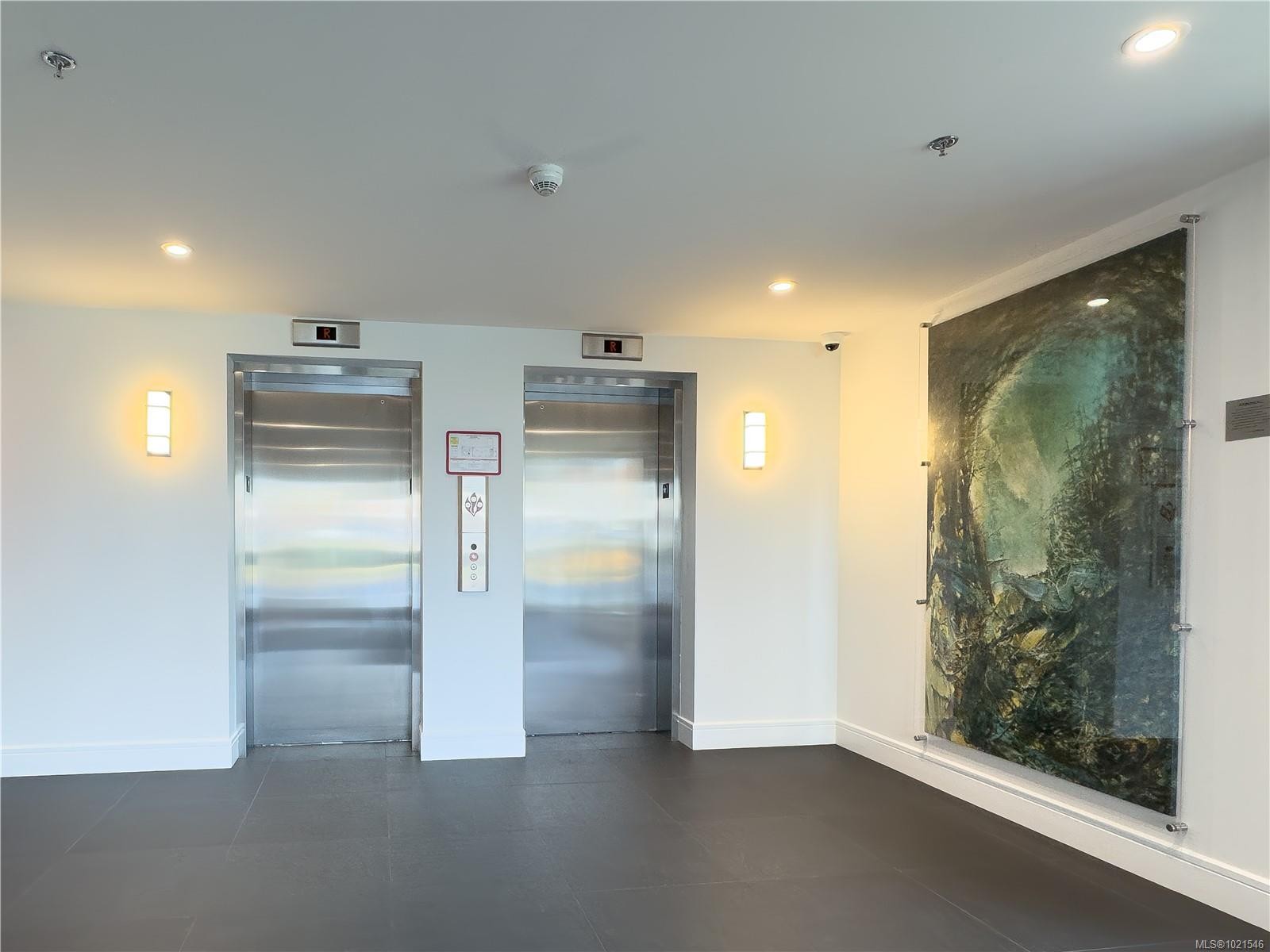 N312-1105 Pandora Ave, Victoria, BC - Indoor Photo Showing Other Room