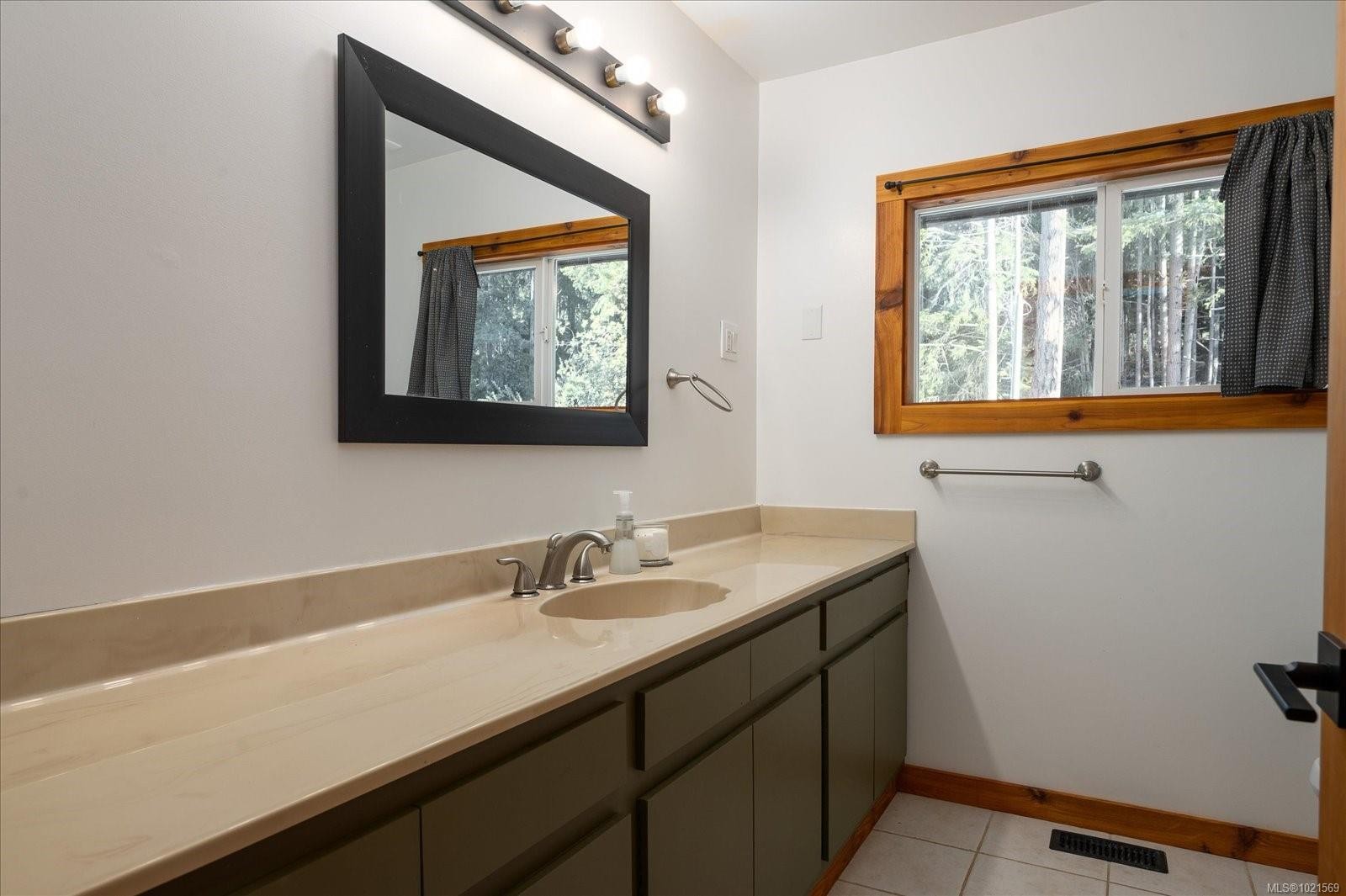 1306 Harrison Way, Gabriola Island, BC