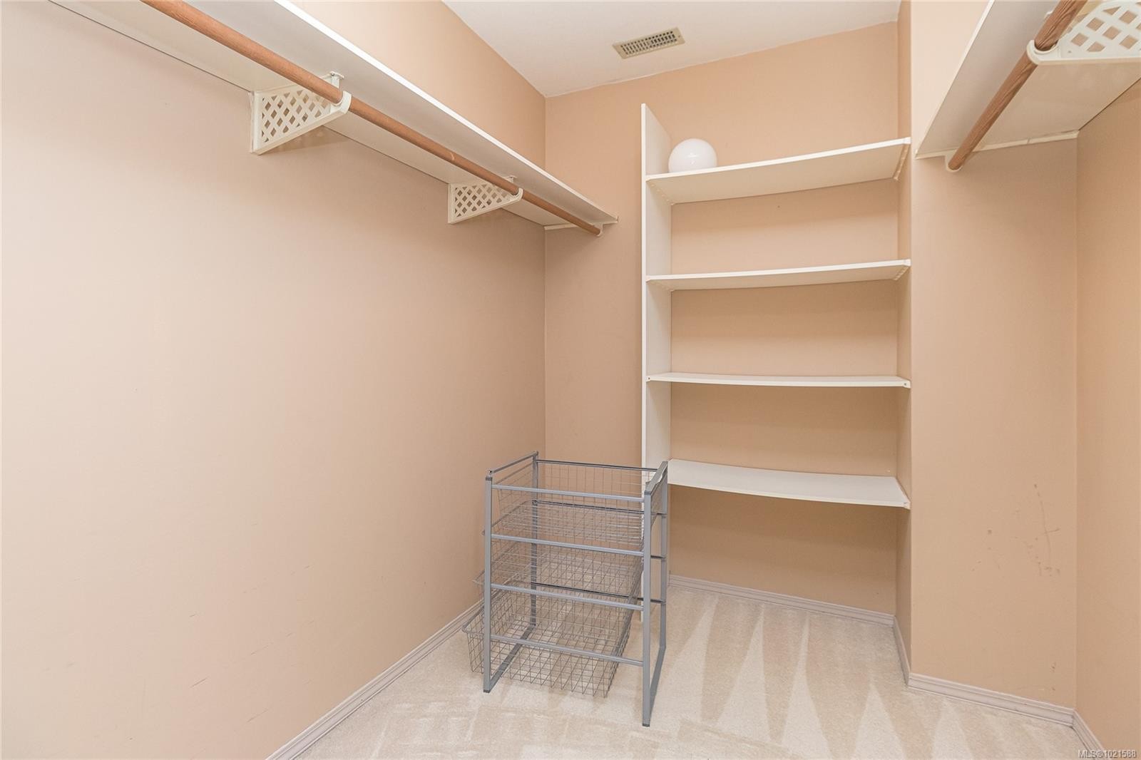 991 Seapearl Pl, Saanich, BC