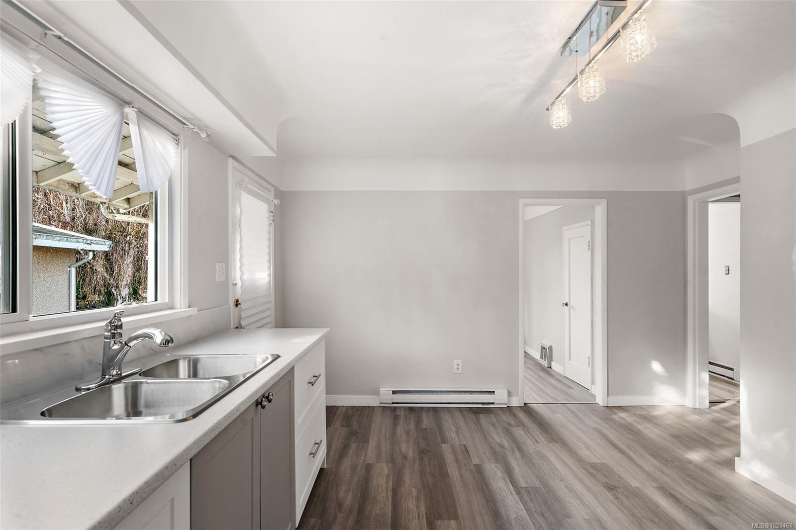 3020-3022 Donald St, Saanich, BC - Indoor Photo Showing Kitchen With Double Sink