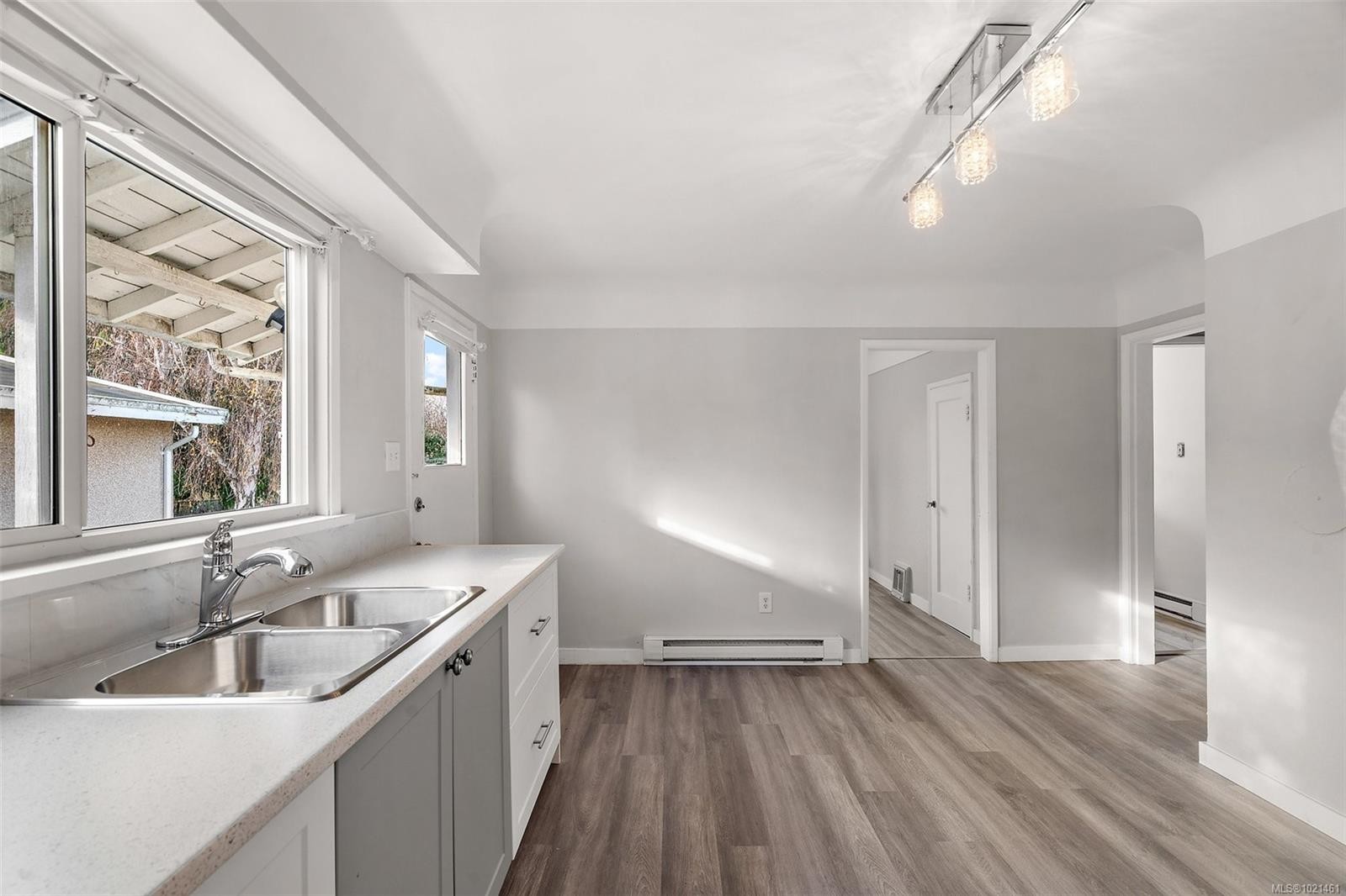 3020-3022 Donald St, Saanich, BC - Indoor Photo Showing Kitchen With Double Sink
