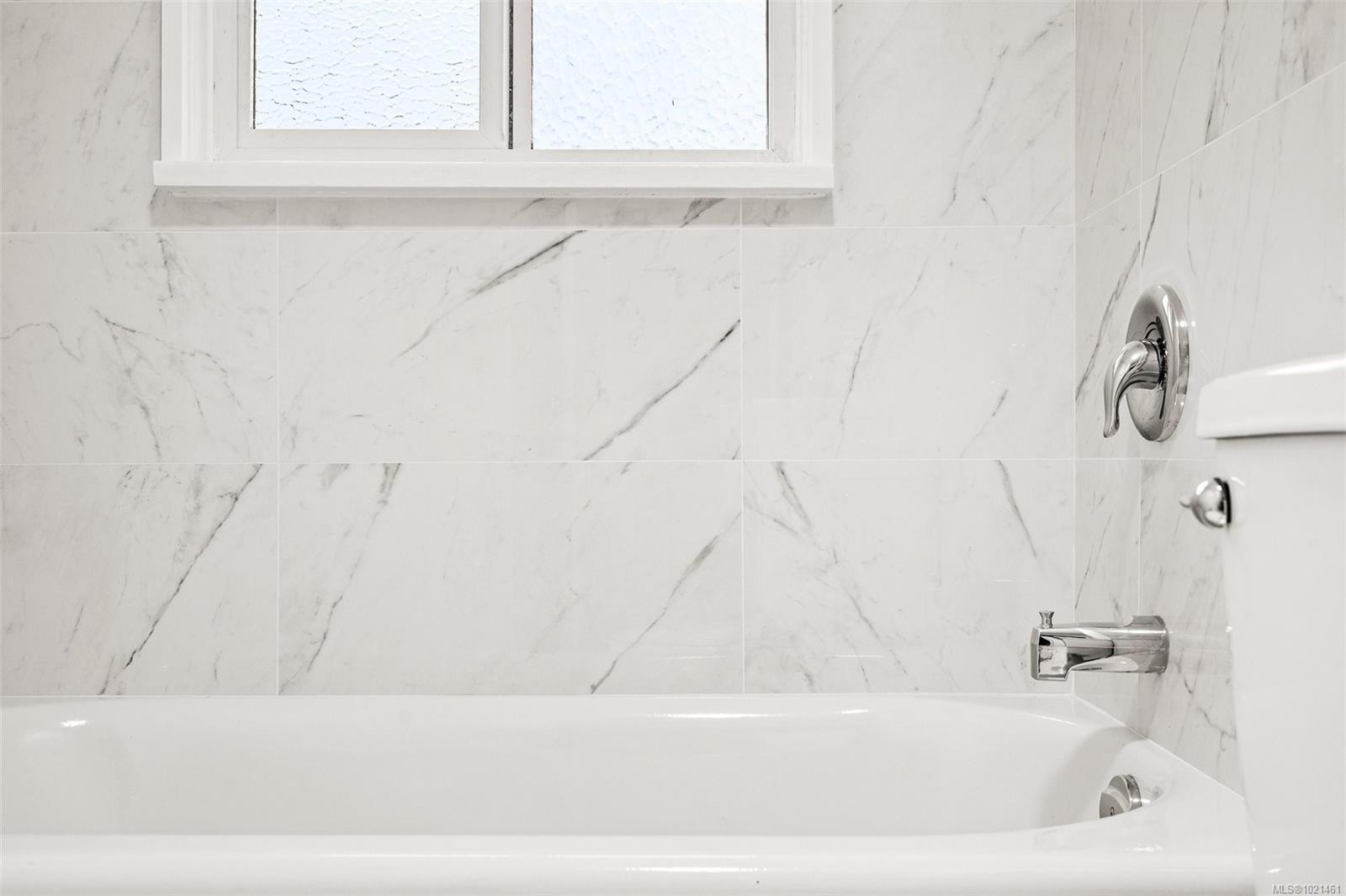 3020-3022 Donald St, Saanich, BC - Indoor Photo Showing Bathroom