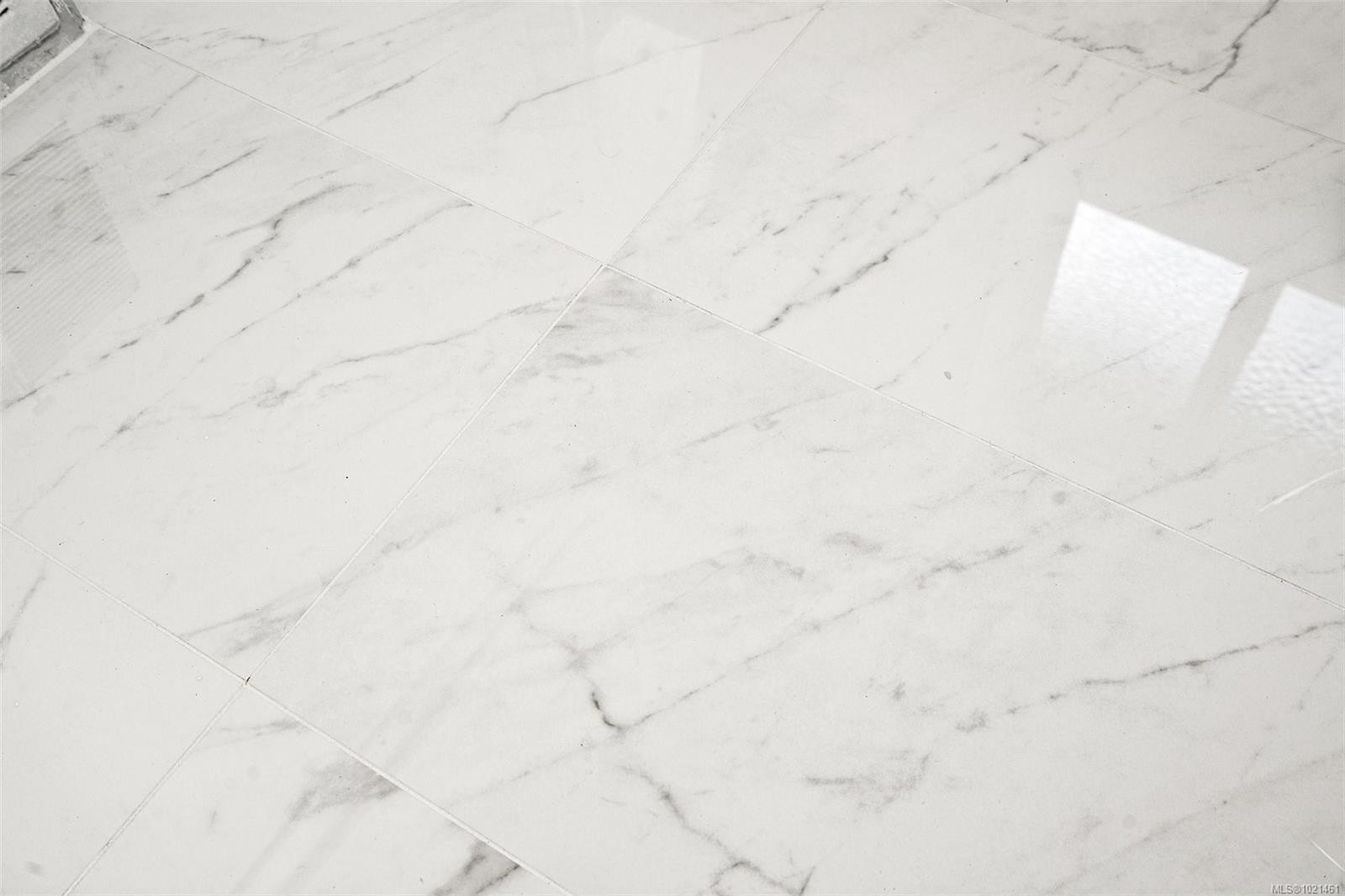 3020-3022 Donald St, Saanich, BC - Outdoor