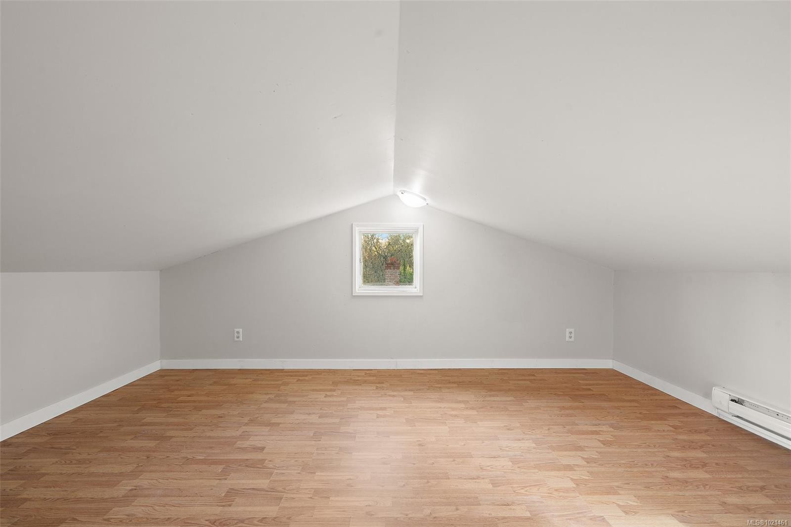 3020-3022 Donald St, Saanich, BC - Indoor Photo Showing Other Room