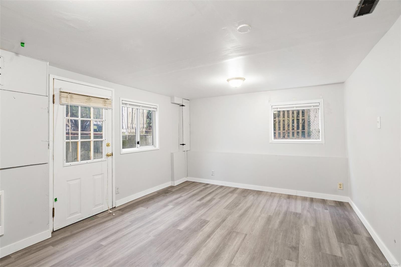 3020-3022 Donald St, Saanich, BC - Indoor Photo Showing Other Room