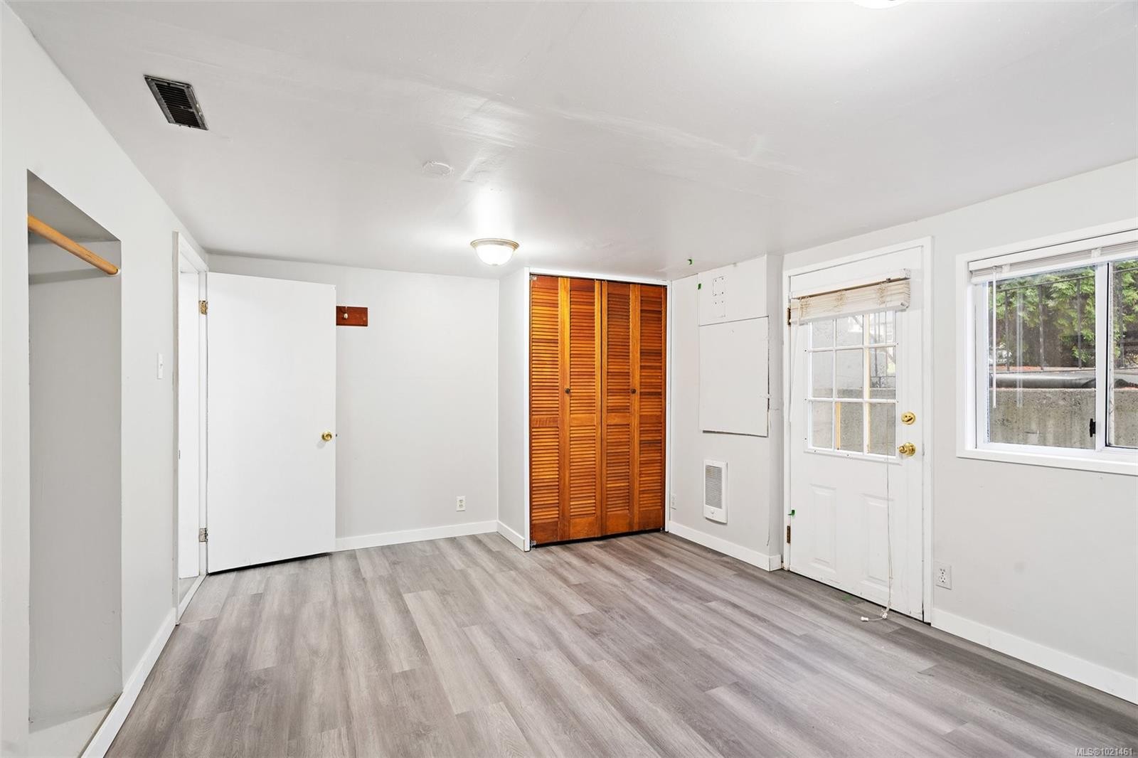 3020-3022 Donald St, Saanich, BC - Indoor Photo Showing Other Room