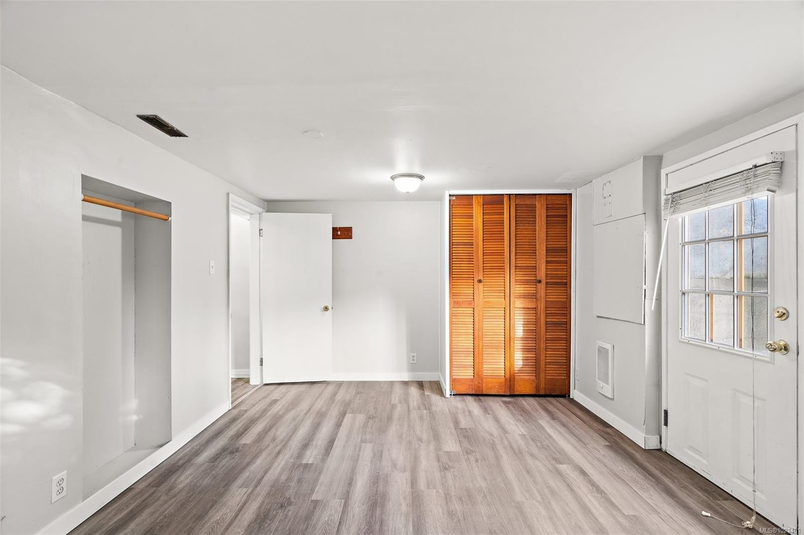 3020-3022 Donald St, Saanich, BC - Indoor Photo Showing Other Room