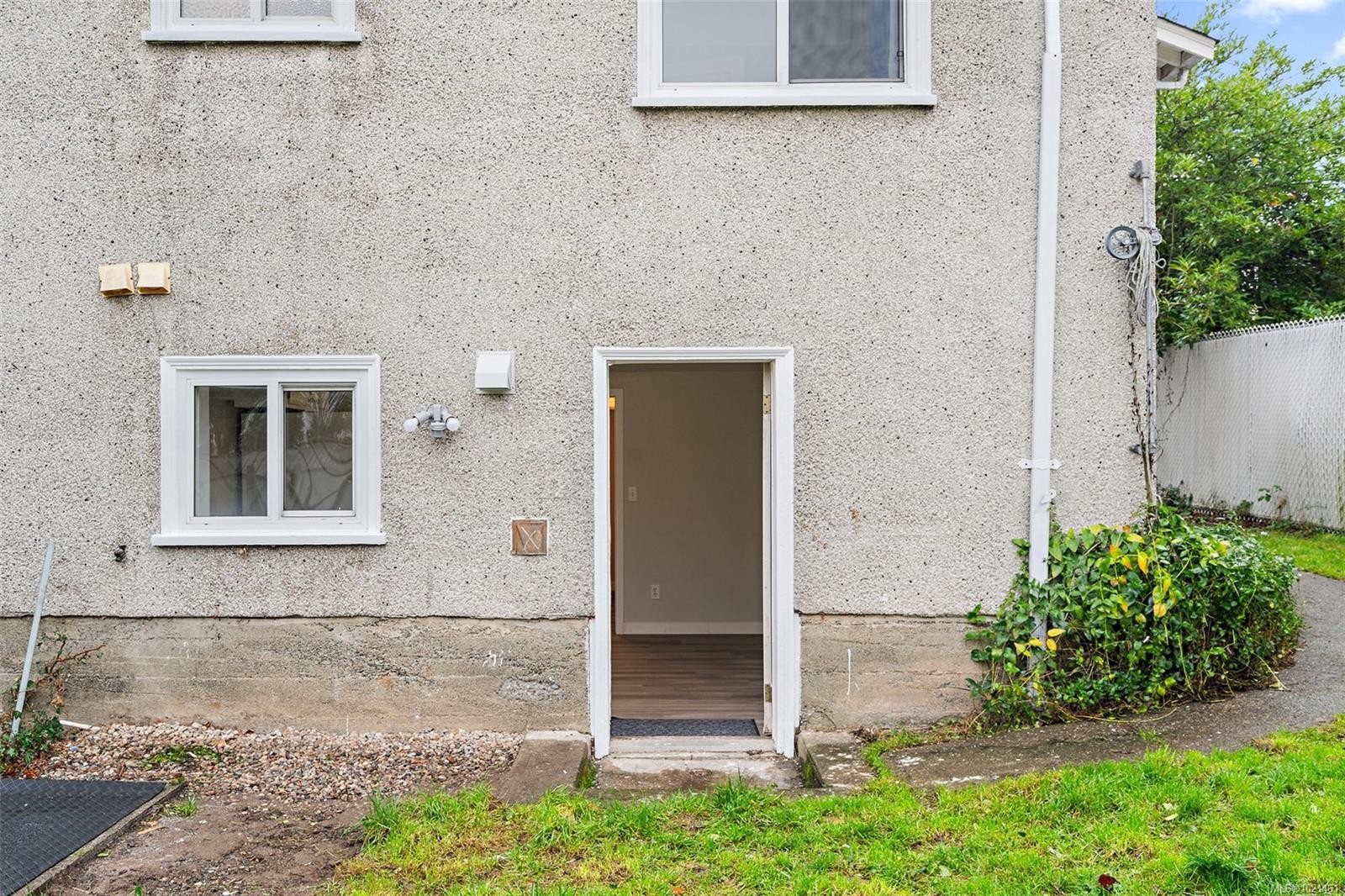 3020-3022 Donald St, Saanich, BC - Outdoor With Exterior